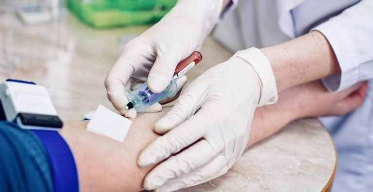 How Much Does a Blood Test Cost without Insurance